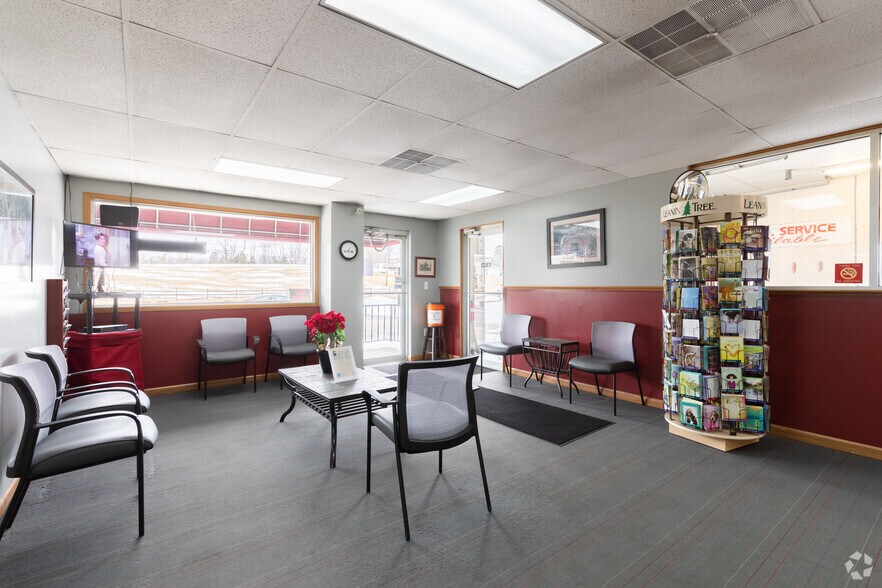 More Photos Of 2101 E Home Rd, Springfield Freestanding For Sale