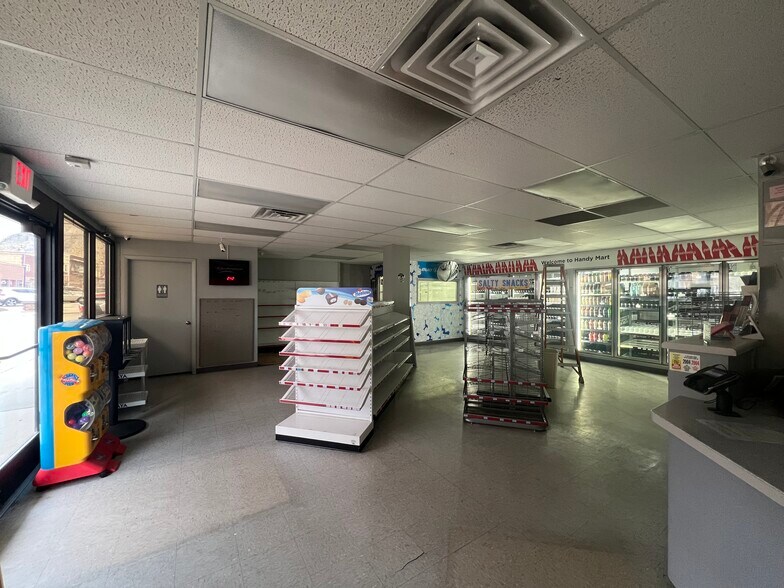 More Photos Of 201 S Main St, Helper Service Station For Sale