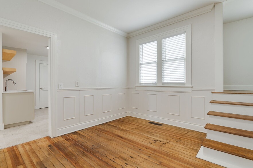 More Photos Of 1605 N Classen Dr, Oklahoma City Office Residential For Sale