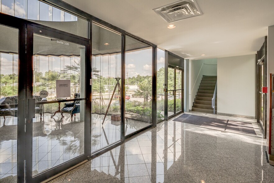 More Photos Of 9000 Regency Square Blvd, Jacksonville Office For Sale