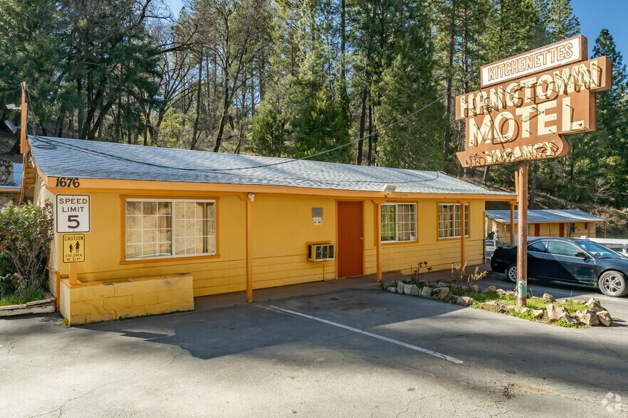 Primary Photo Of 1676 Broadway, Placerville Hotel For Sale