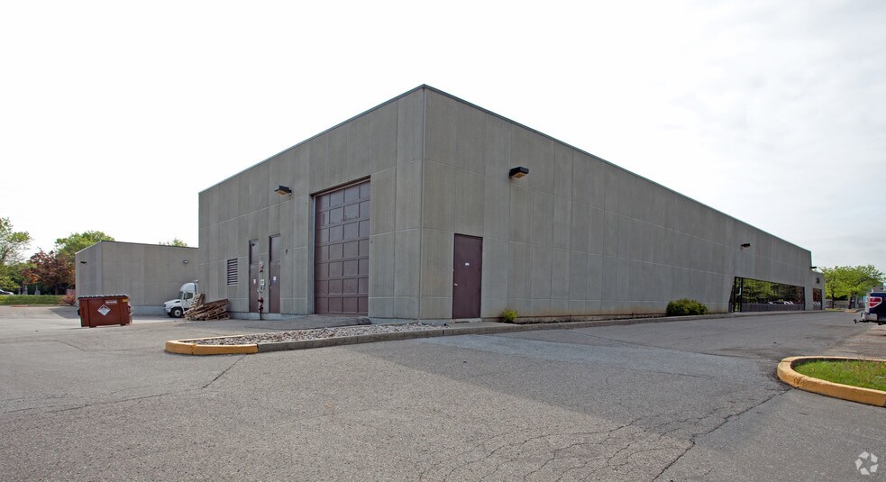 More Photos Of 235-265 Hood Rd, Markham Warehouse For Lease