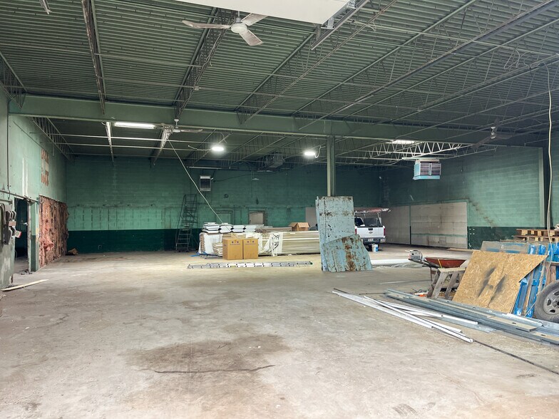 More Photos Of 3051 Lamb Ave, Columbus Warehouse For Lease