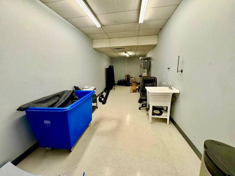 More Photos Of 124 Industrial Dr, Boerne Service For Lease