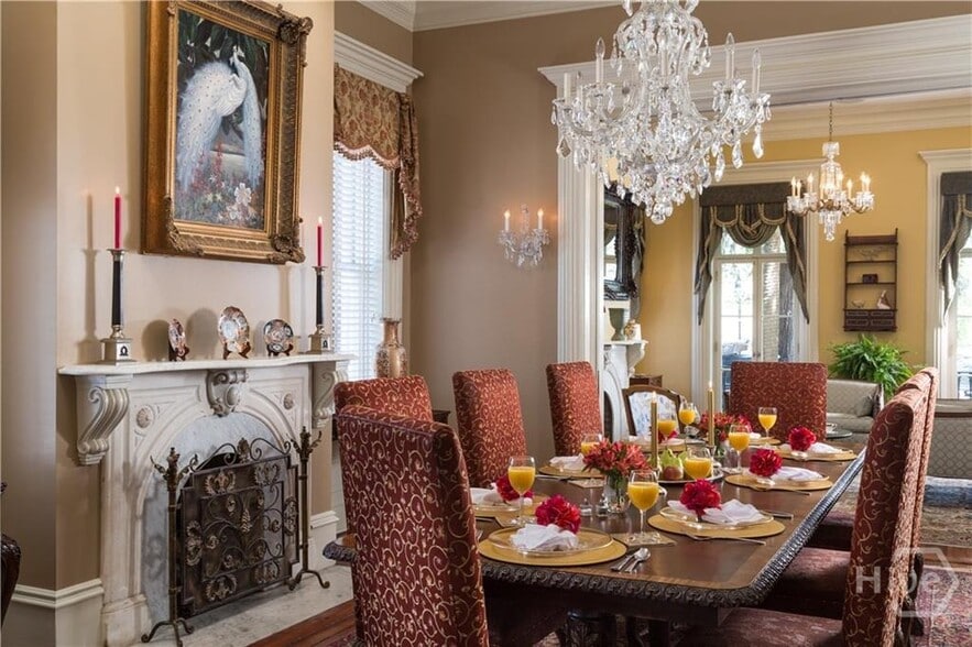 More Photos Of 109 W Liberty St, Savannah Hospitality For Sale