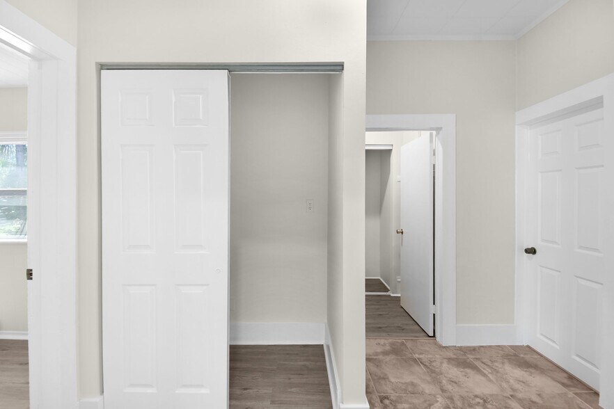 More Photos Of 309 SE Denver Ave, Stuart Office Residential For Lease