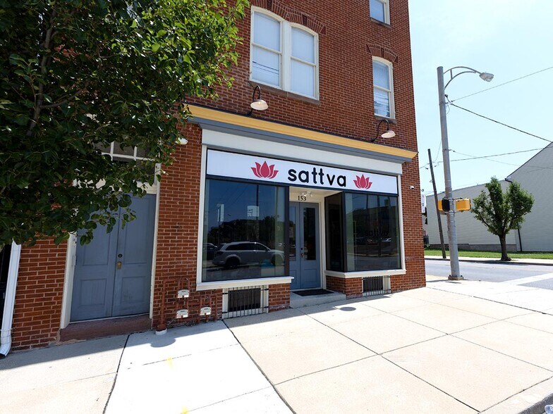 More Photos Of 153 S Beaver St, York Storefront Retail Residential For Lease