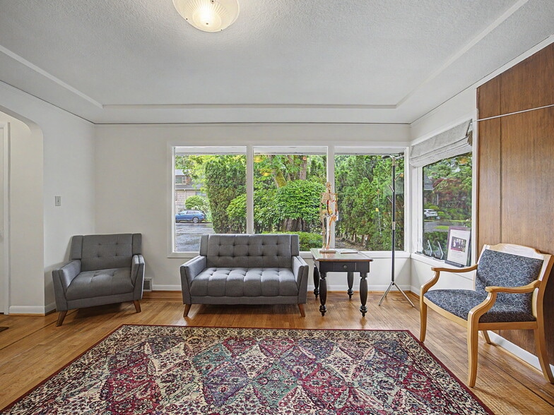 More Photos Of 10423 SE 23RD Ave, Portland Medical For Sale