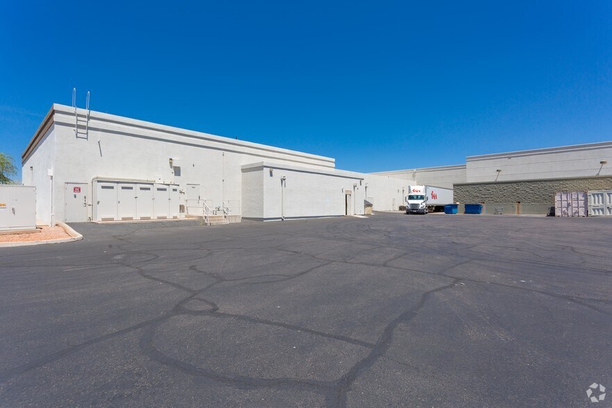 More Photos Of 3961 E Chandler Blvd, Phoenix General Retail For Lease