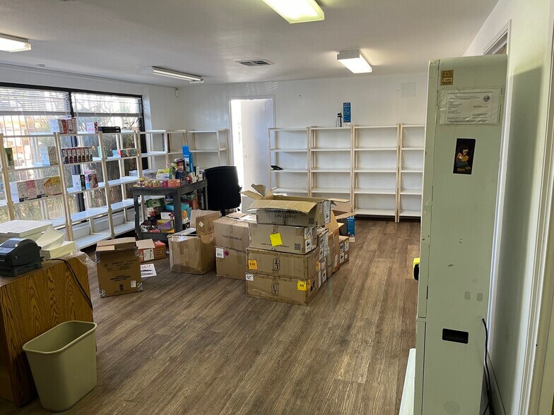 More Photos Of 18307 Napa St, Northridge Warehouse For Lease