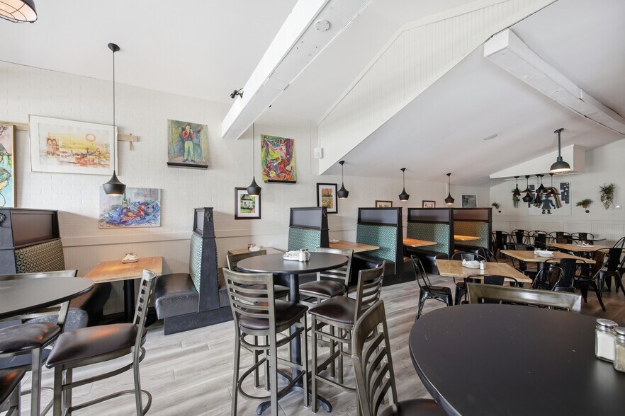 More Photos Of 453 Center St, Lewiston Restaurant For Lease