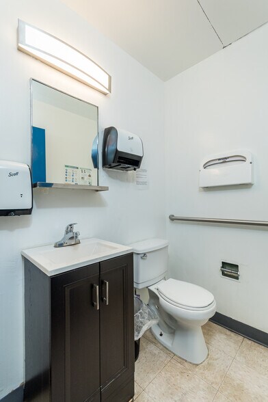 More Photos Of 1533 Alamitos Ave, Long Beach Medical For Sale