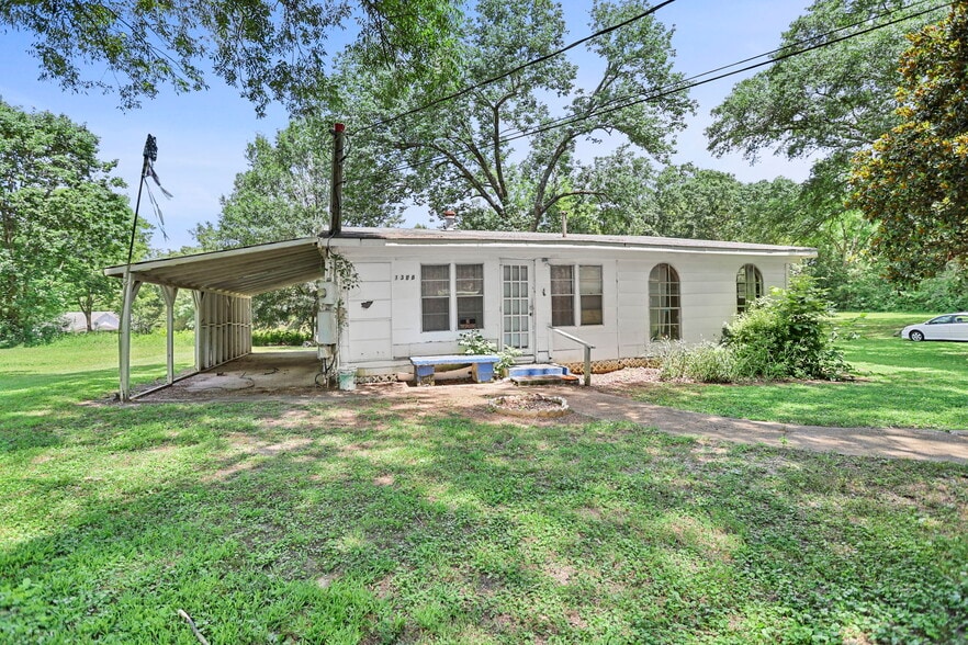 More Photos Of 138 Main St, Sharpsburg Flex For Sale