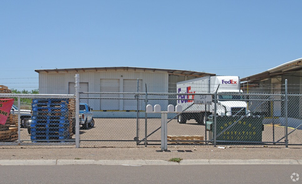 More Photos Of 127 Flecha Ln, Laredo Warehouse For Lease