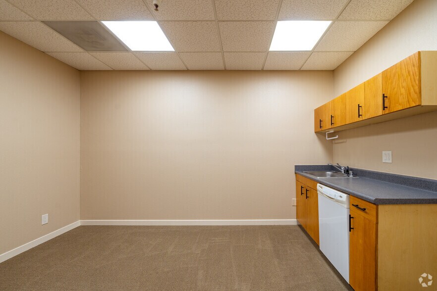 More Photos Of 384 Bel Marin Keys Blvd, Novato Office For Lease
