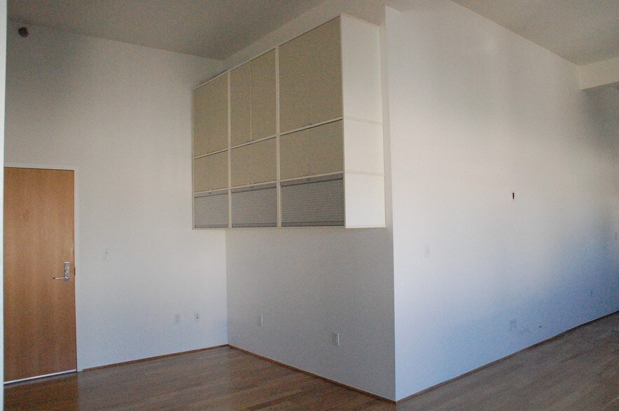 More Photos Of 8 Brooks Ave, Venice Apartments For Lease