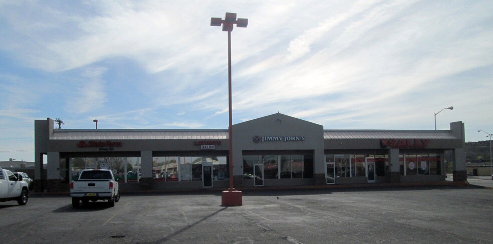 More Photos Of 3030 E Main St, Farmington Unknown For Lease