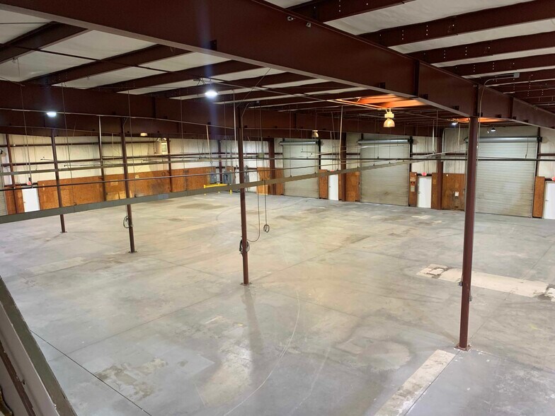 More Photos Of 3046 Matlock Dr NW, Kennesaw Warehouse For Lease