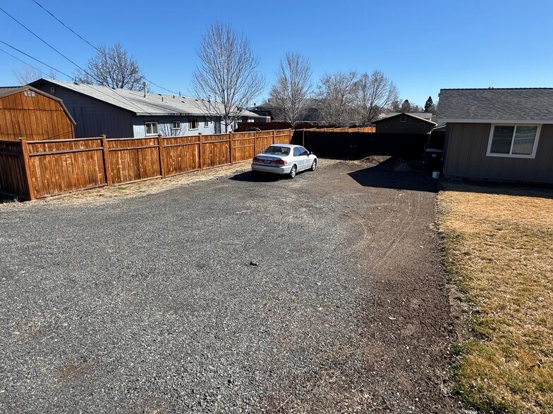 More Photos Of 2908 NW Canal Blvd, Redmond Specialty For Sale