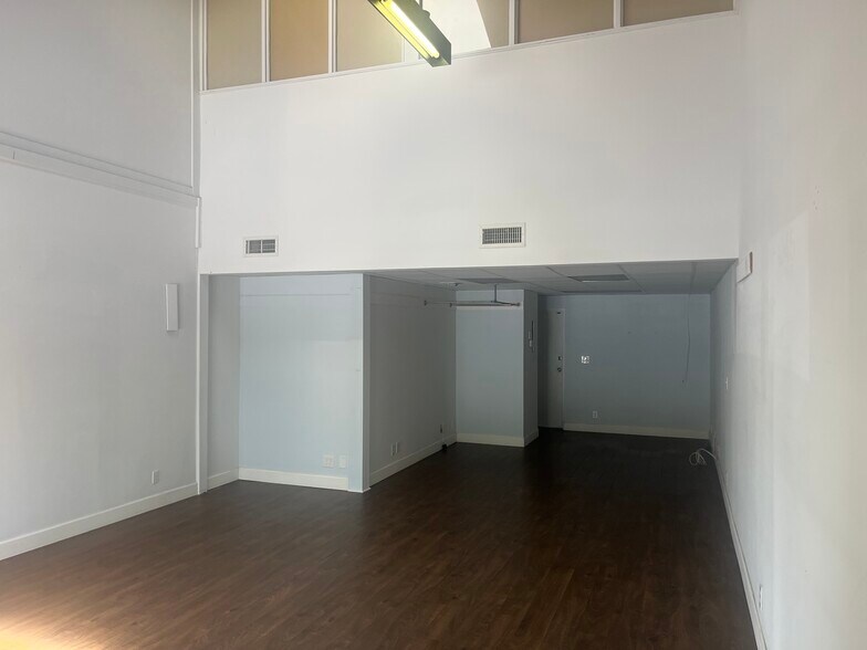 More Photos Of 1043-1049 SE 17th St, Fort Lauderdale Office For Lease