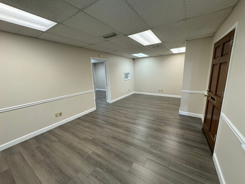 More Photos Of 3938 Sunbeam Rd, Jacksonville Medical For Lease