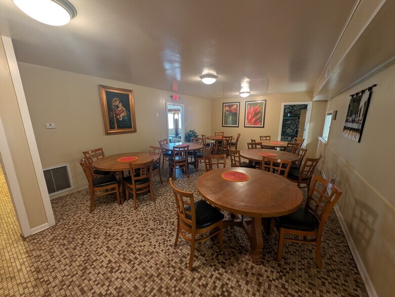More Photos Of 101 Marapai Rd, Prescott Specialty For Sale