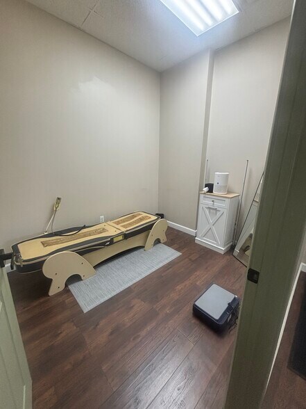 More Photos Of 24001 Orchard Lake Rd, Farmington Hills Medical For Lease