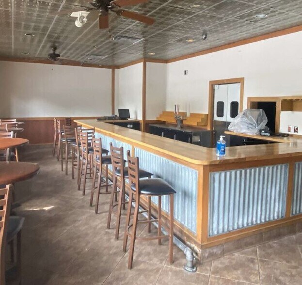 More Photos Of 310 S Alafaya Trl, Orlando Restaurant For Lease