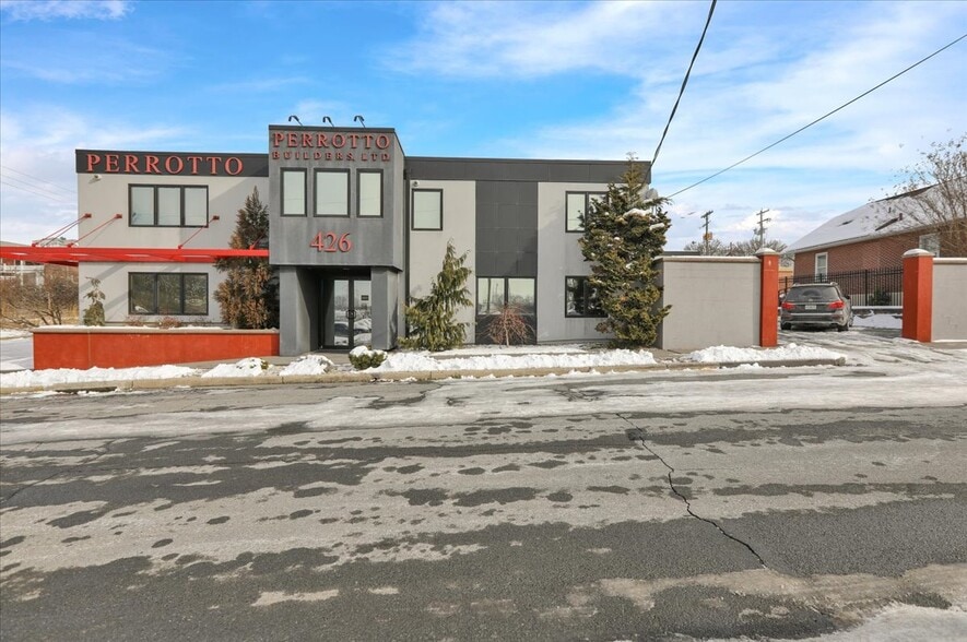 More Photos Of 426 Warren St, Reading Office For Sale