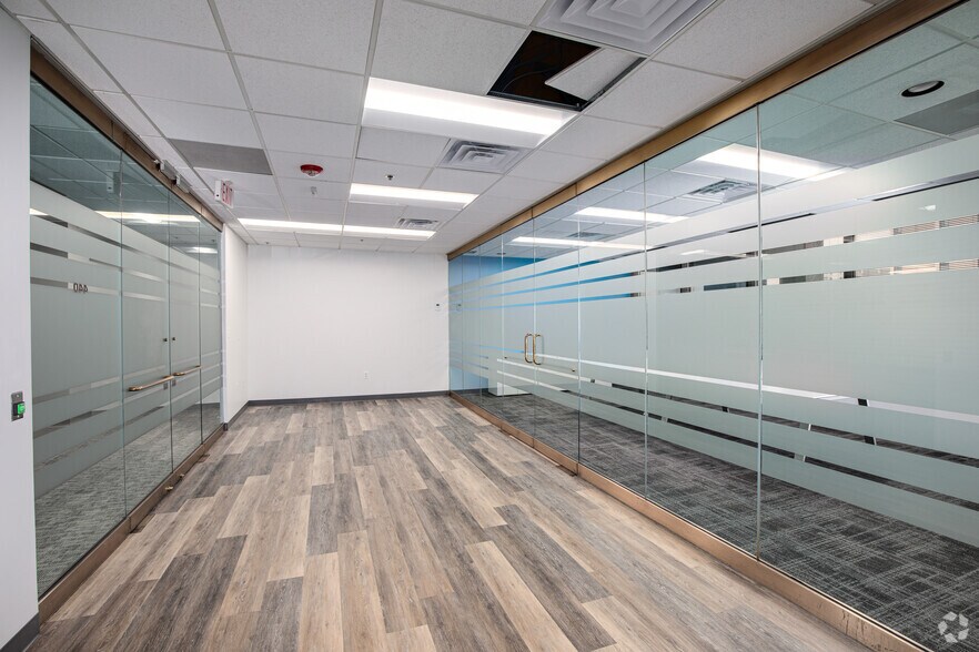 More Photos Of 1320 Old Chain Bridge Rd, McLean Office For Lease