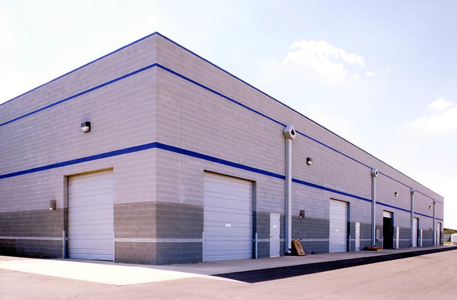 More Photos Of 1730 W Sunrise Blvd, Gilbert Warehouse For Lease