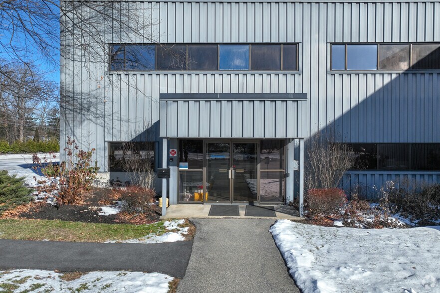 More Photos Of 79 Monroe St, Amesbury Manufacturing For Sale