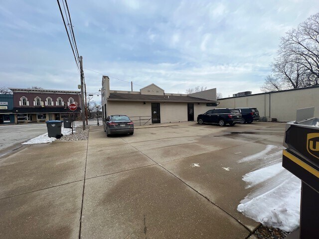 More Photos Of 201 E Vistula St, Bristol Storefront Retail Office For Lease