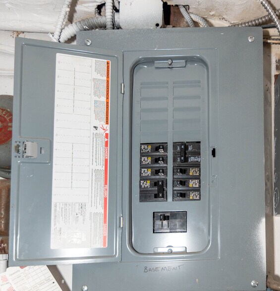 More Photos Of 46 W Biddle St, Baltimore Apartments For Sale