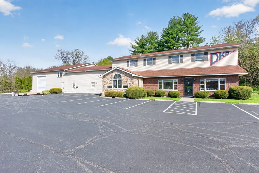 More Photos Of 5585 MacArthur Rd, Whitehall Showroom For Sale