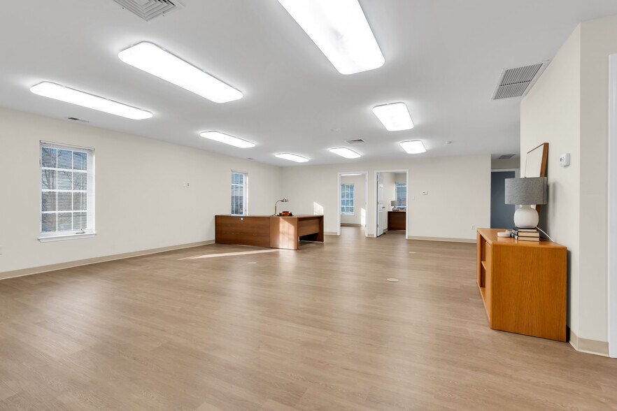 More Photos Of 1 Bethany Rd, Hazlet Office For Lease