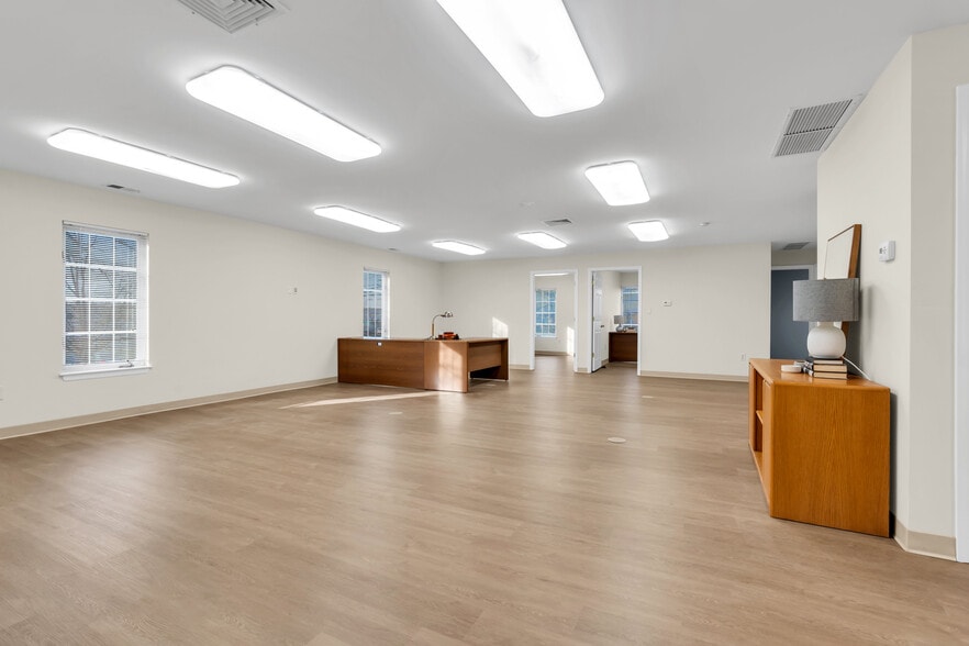 More Photos Of 1 Bethany Rd, Hazlet Office For Lease