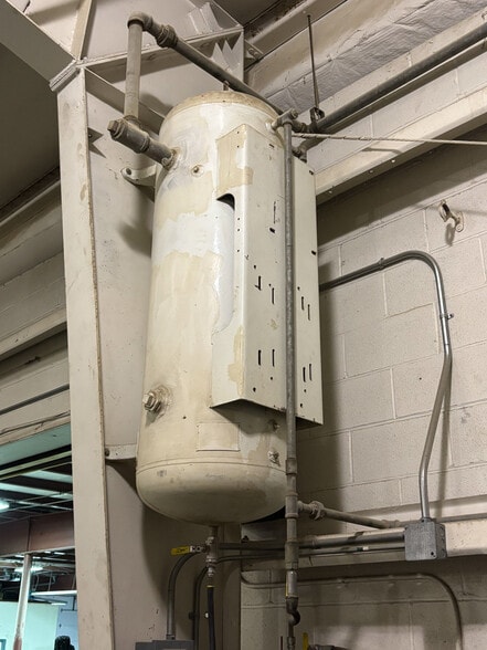 More Photos Of 1805-1811 Sawmill Pky, Huron Warehouse For Sale