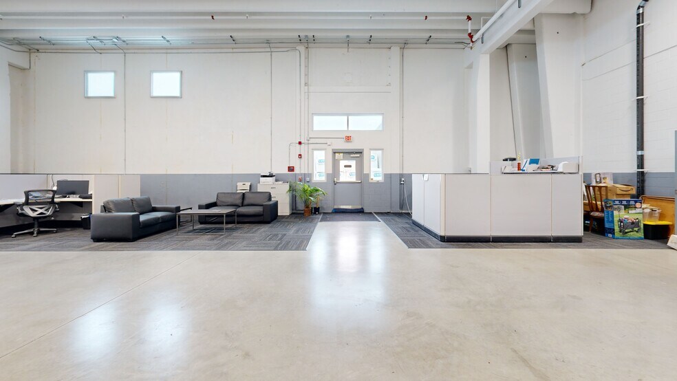 More Photos Of 53 Ayer Rd, Littleton Warehouse For Lease