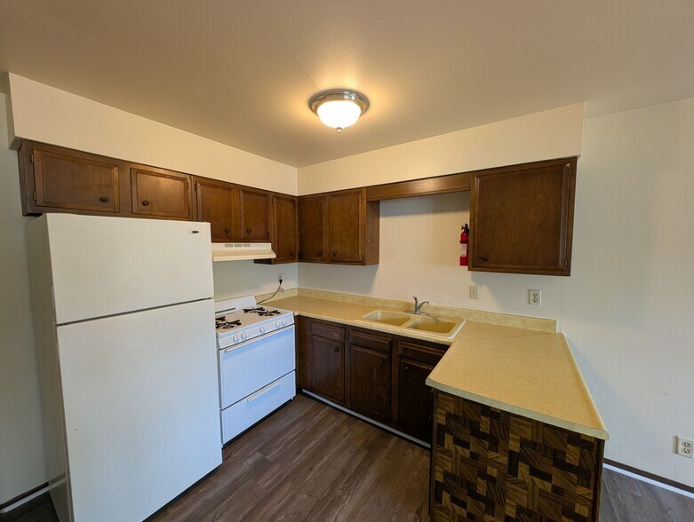 More Photos Of 429 South St, Pekin Apartments For Sale