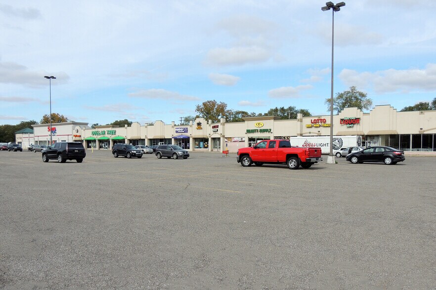 More Photos Of 1595-1631 Holmes Rd, Ypsilanti Unknown For Lease
