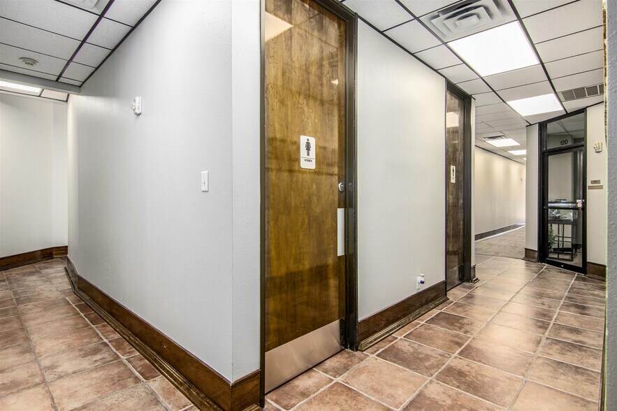 More Photos Of , Kemah Office For Sale