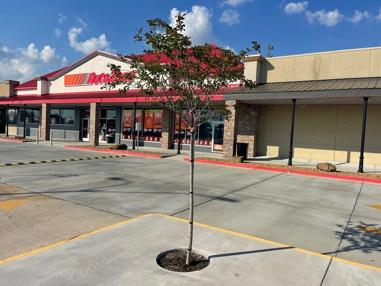 More Photos Of 6433 Highway 182 E, Morgan City Storefront For Lease