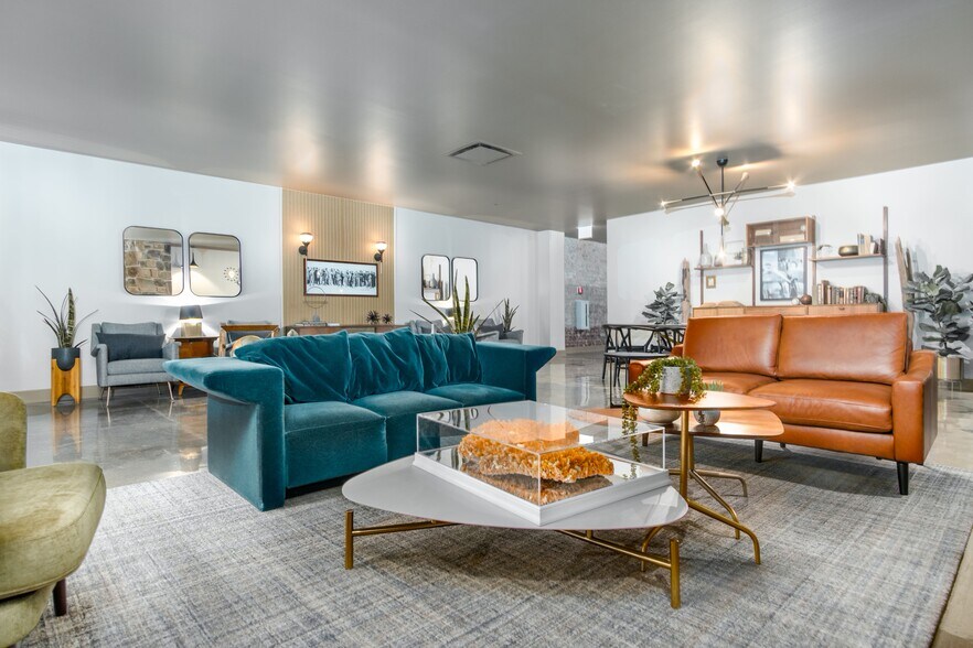 More Photos Of 5050 N Broadway St, Chicago Apartments For Lease