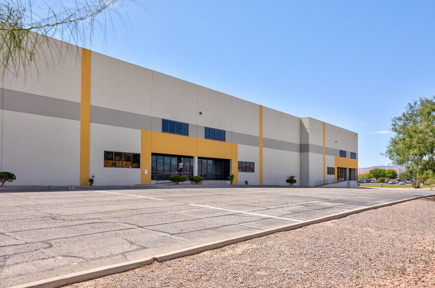 More Photos Of 50 Walter Jones Blvd, El Paso Warehouse For Lease