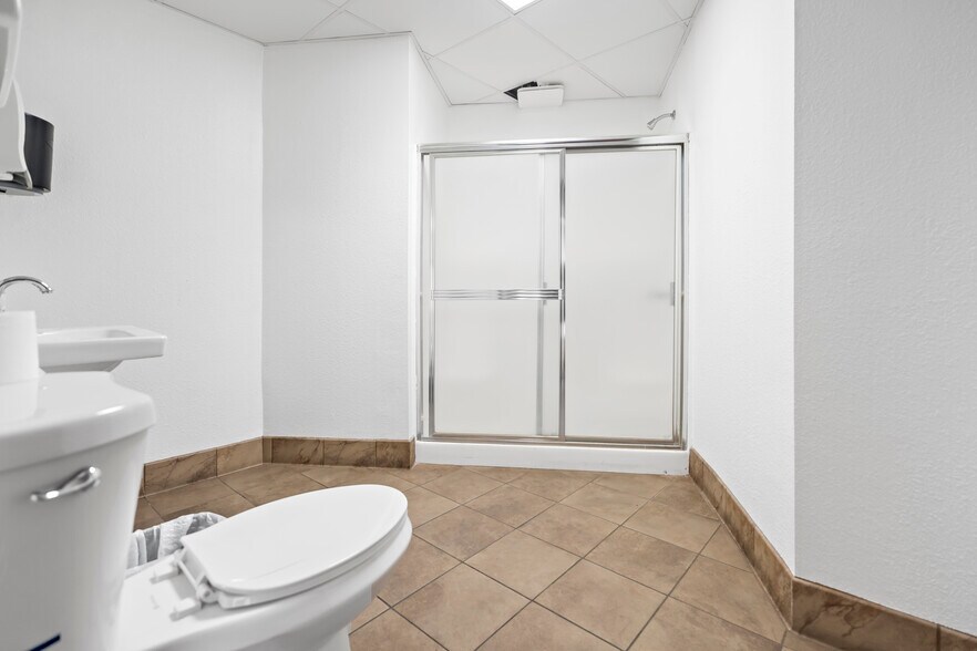 More Photos Of 1461 S Balboa Ave, Ontario Warehouse For Lease