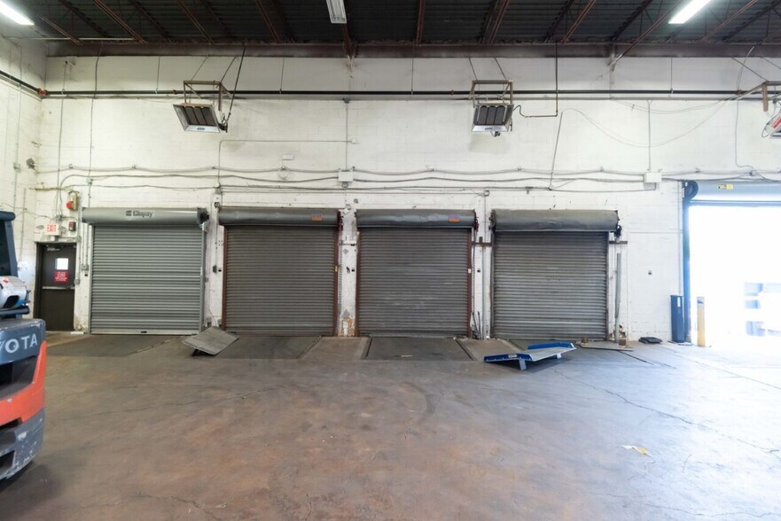 More Photos Of 913-929 Wallace St, Philadelphia Distribution For Lease