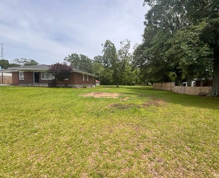 More Photos Of 1034 Fairground St SE, Conyers Office For Lease