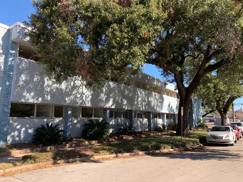 More Photos Of 1110 Lovett Blvd, Houston Office For Sale