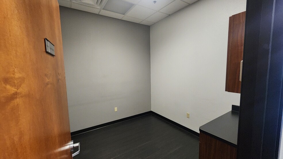 More Photos Of 8845 W Flamingo Rd, Las Vegas Medical For Lease